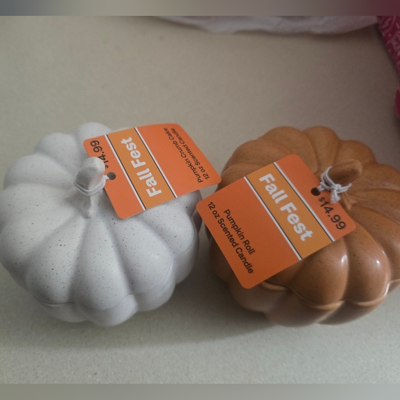 Pumpkin Shaped Candle Set  White Pumpkin Crumb Cake  And Orange Pumpkin Roll - Picture 3 of 3